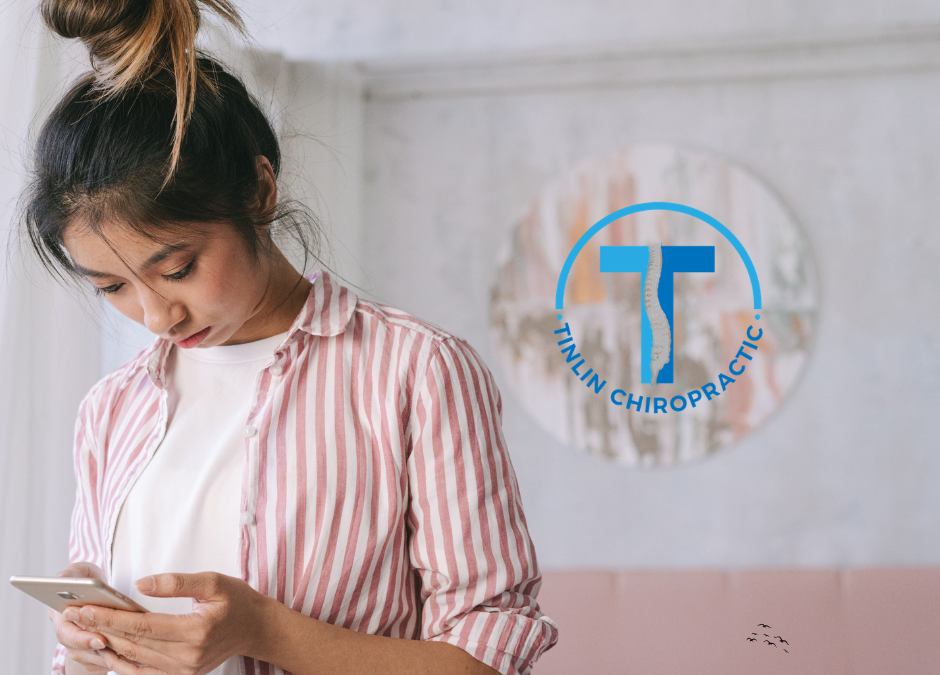 How Tech Neck Changes Your Posture, Spine, and Daily Comfort